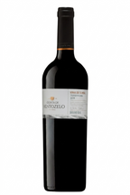 Garrafa de Quinta de Ventozelo Vinha do Colmeal Tinto 2019, vinho tinto DOC Douro, 100% Touriga Nacional, com rótulo branco e cápsula preta